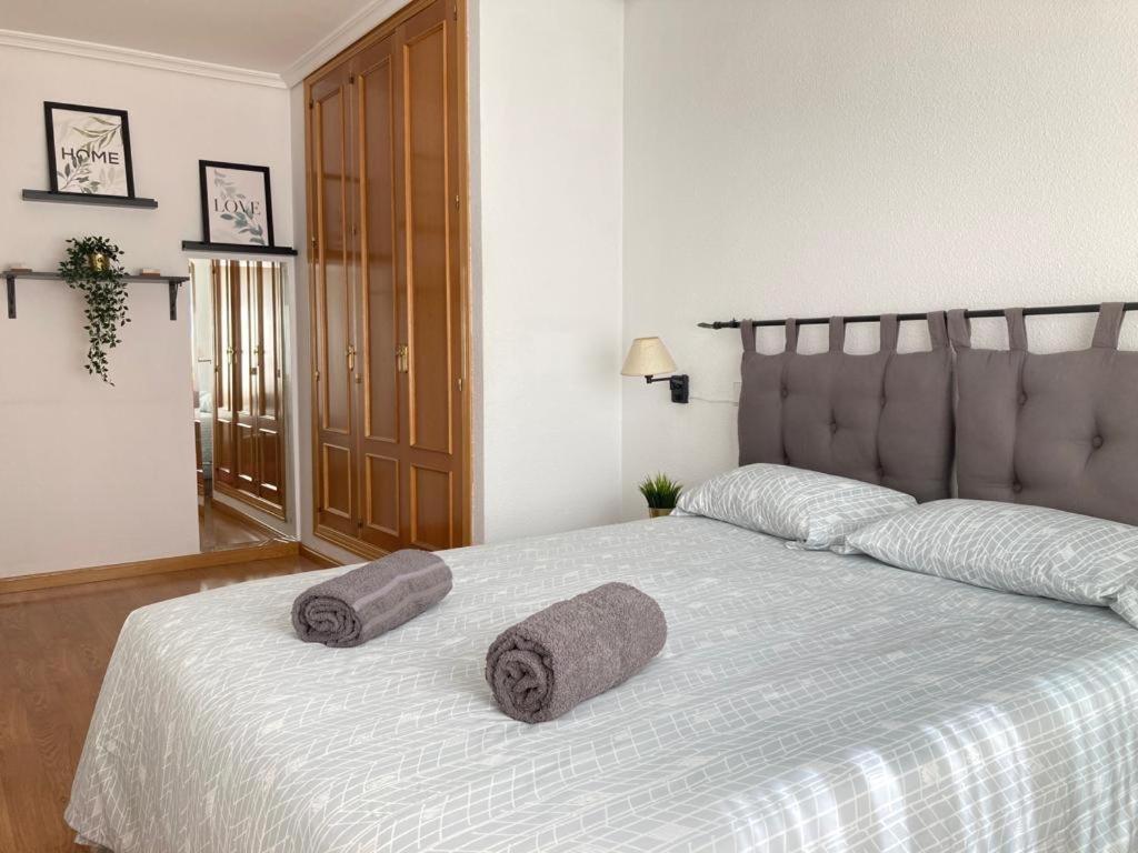 Apartamento grande, 2 dormitorios + garaje Madrid Exterior foto