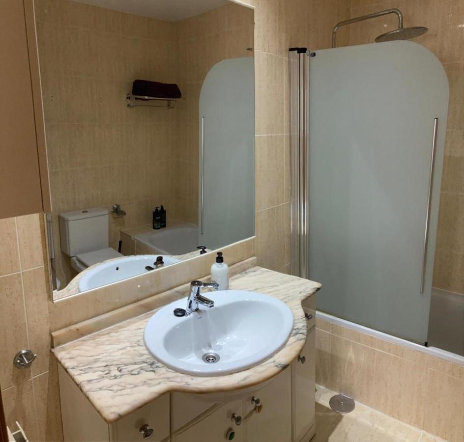 Apartamento grande, 2 dormitorios + garaje Madrid Exterior foto