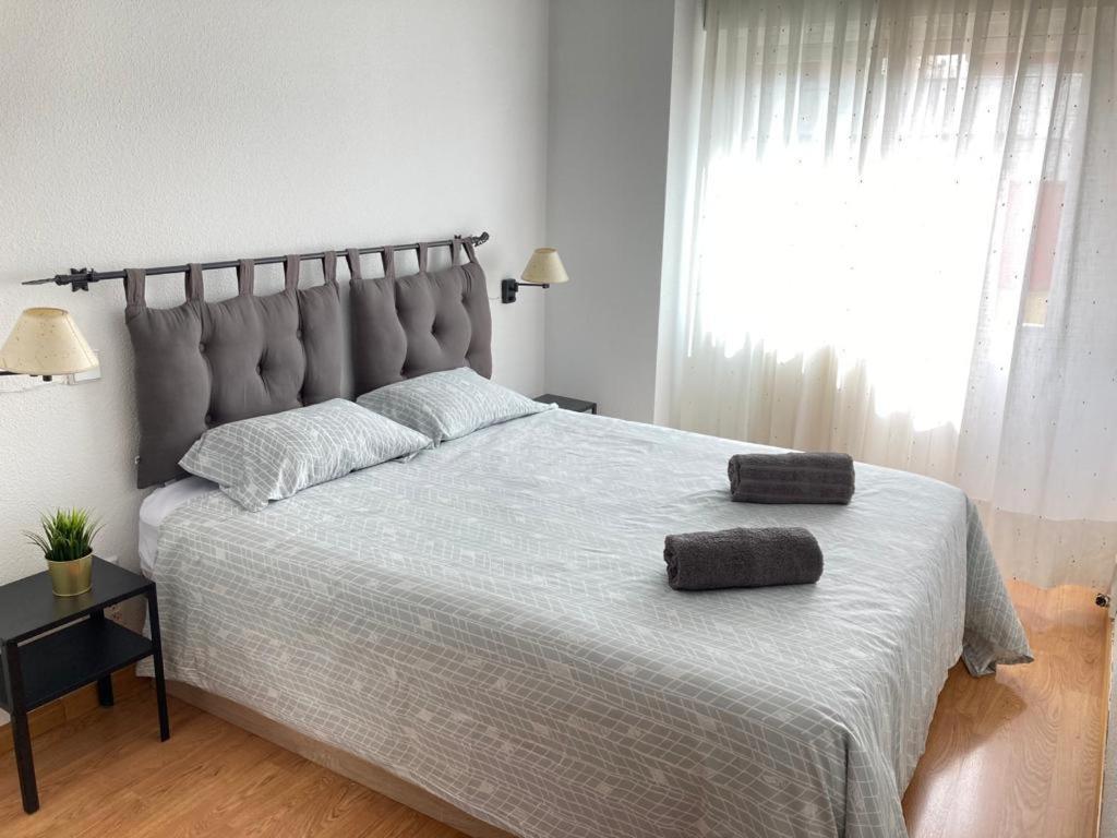 Apartamento grande, 2 dormitorios + garaje Madrid Exterior foto