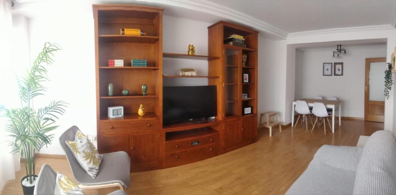 Apartamento grande, 2 dormitorios + garaje Madrid Exterior foto