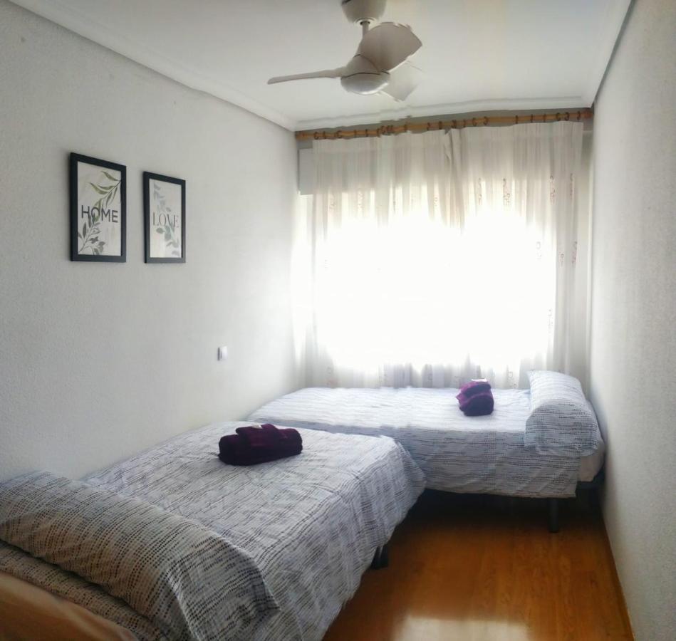 Apartamento grande, 2 dormitorios + garaje Madrid Exterior foto